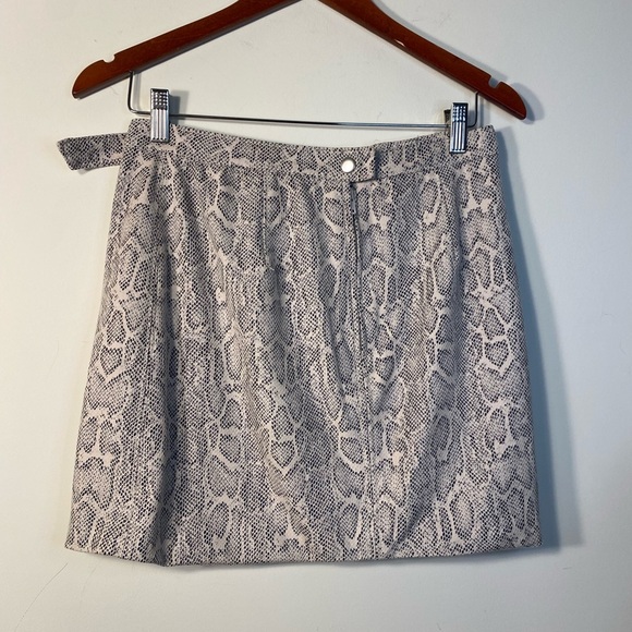 NWOT Free People|| Midnight Magic Printed Mini Skirt Women's Size 6, Sna… - Picture 6 of 9